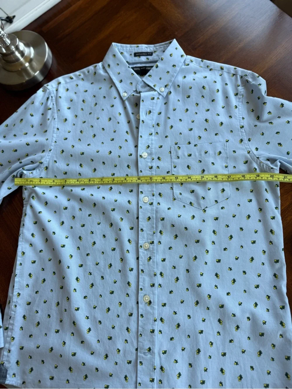 Banana Republic Untucked Fit button-down shirt lemon print M